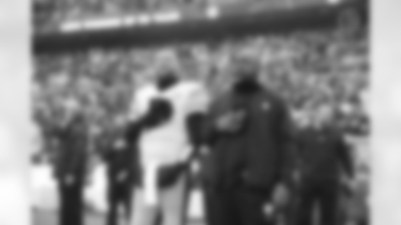 Pittsburgh Steelers quarterback Ben Roethlisberger (7) and Pittsburgh Steelers Head Coach Mike Tomlin during a regular season game between the Pittsburgh Steelers and the Baltimore Ravens, Sunday, Jan. 9, 2022 in Baltimore, MD. (Jared Wickerham / Pittsburgh Steelers)
