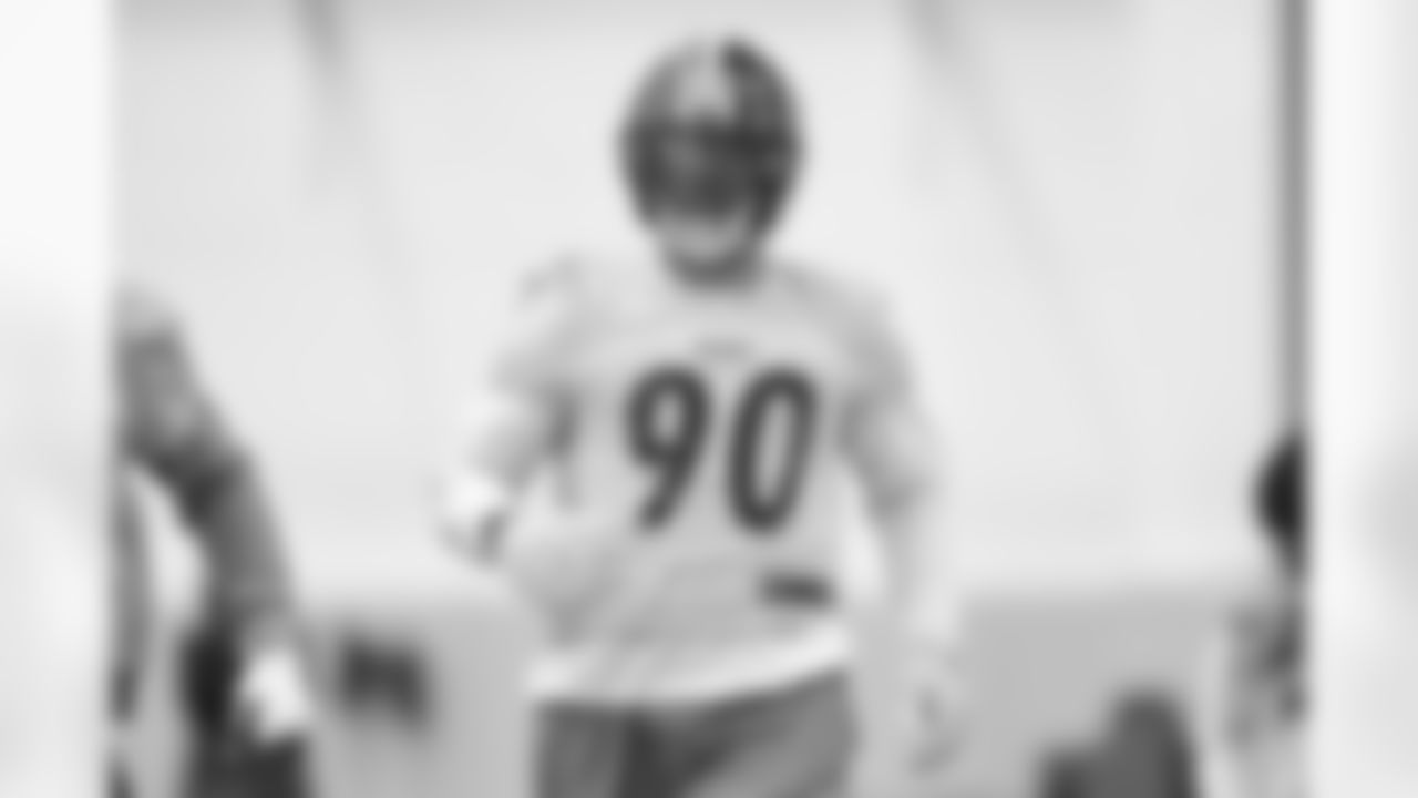 Pittsburgh Steelers linebacker T.J. Watt (90) during practice at the UPMC Rooney Sports Complex preparing for a Week 8 matchup against the Philadelphia Eagles, Wednesday, Oct. 26, 2022 in Pittsburgh, PA. (Karl Roser / Pittsburgh Steelers)