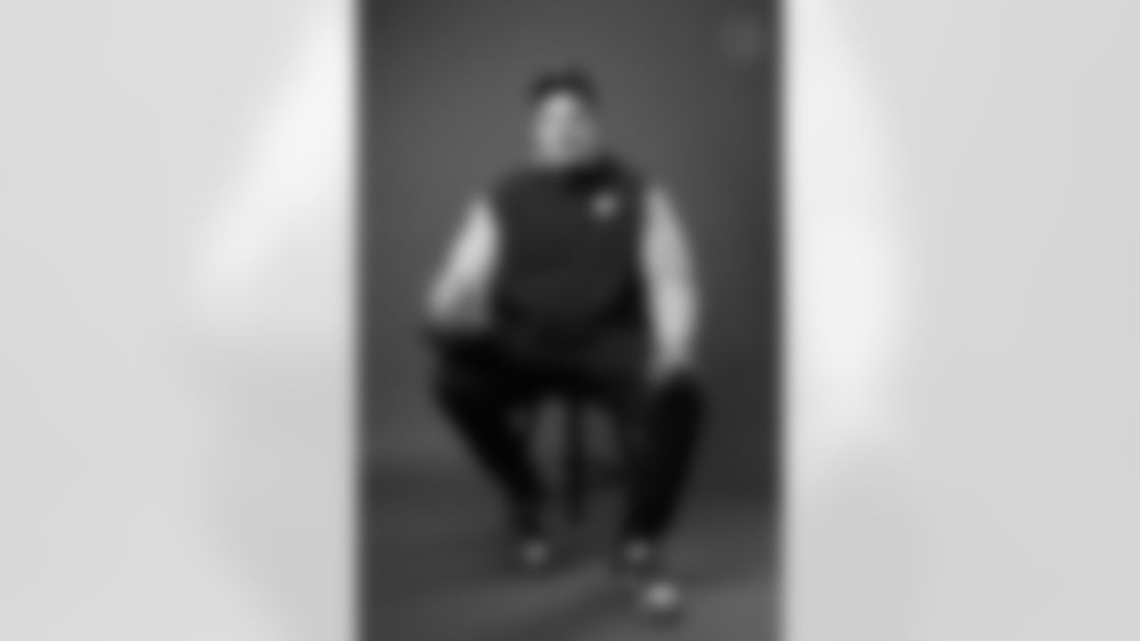 Guard Nate Herbig poses for a photo Thursday, March 16, 2023 in Pittsburgh, PA. (Karl Roser / Pittsburgh Steelers)