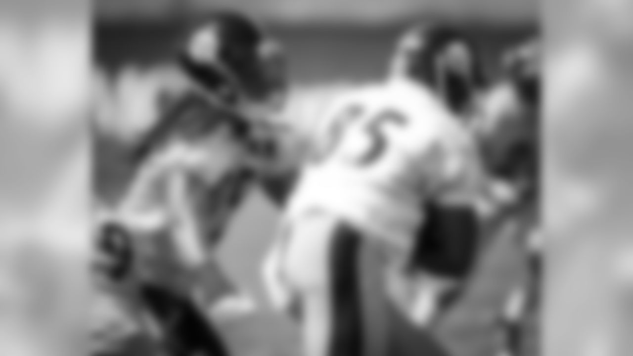 Jarvis Jones, Xavier Grimble