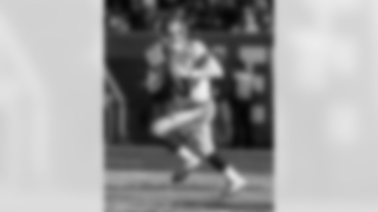 QB Eli Manning has completed 261 of 413 passes (63.2%) for 2,902 yards, 20 touchdowns and 10 interceptions for a quarterback rating of 90.1.