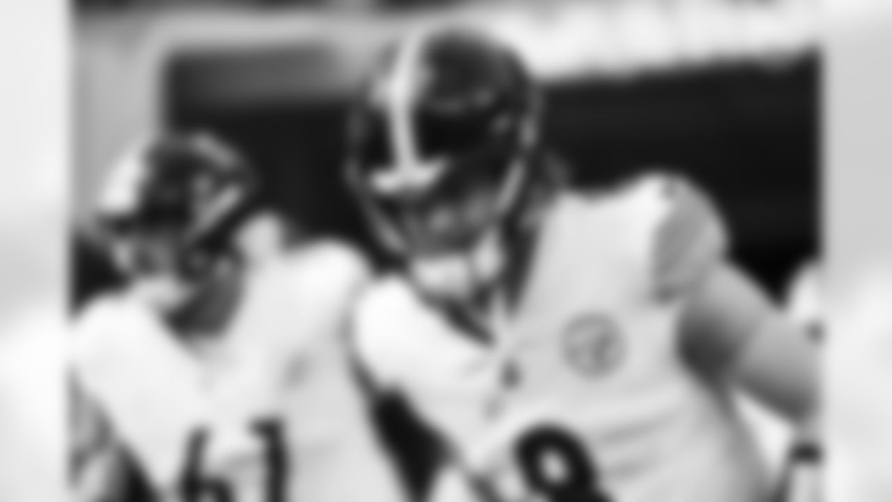 Pittsburgh Steelers quarterback Kenny Pickett (8) during a regular season game between the Pittsburgh Steelers and the Los Angeles Rams, Sunday, Oct. 22, 2023 in Los Angeles, CA. (Ben Solomon / Pittsburgh Steelers)