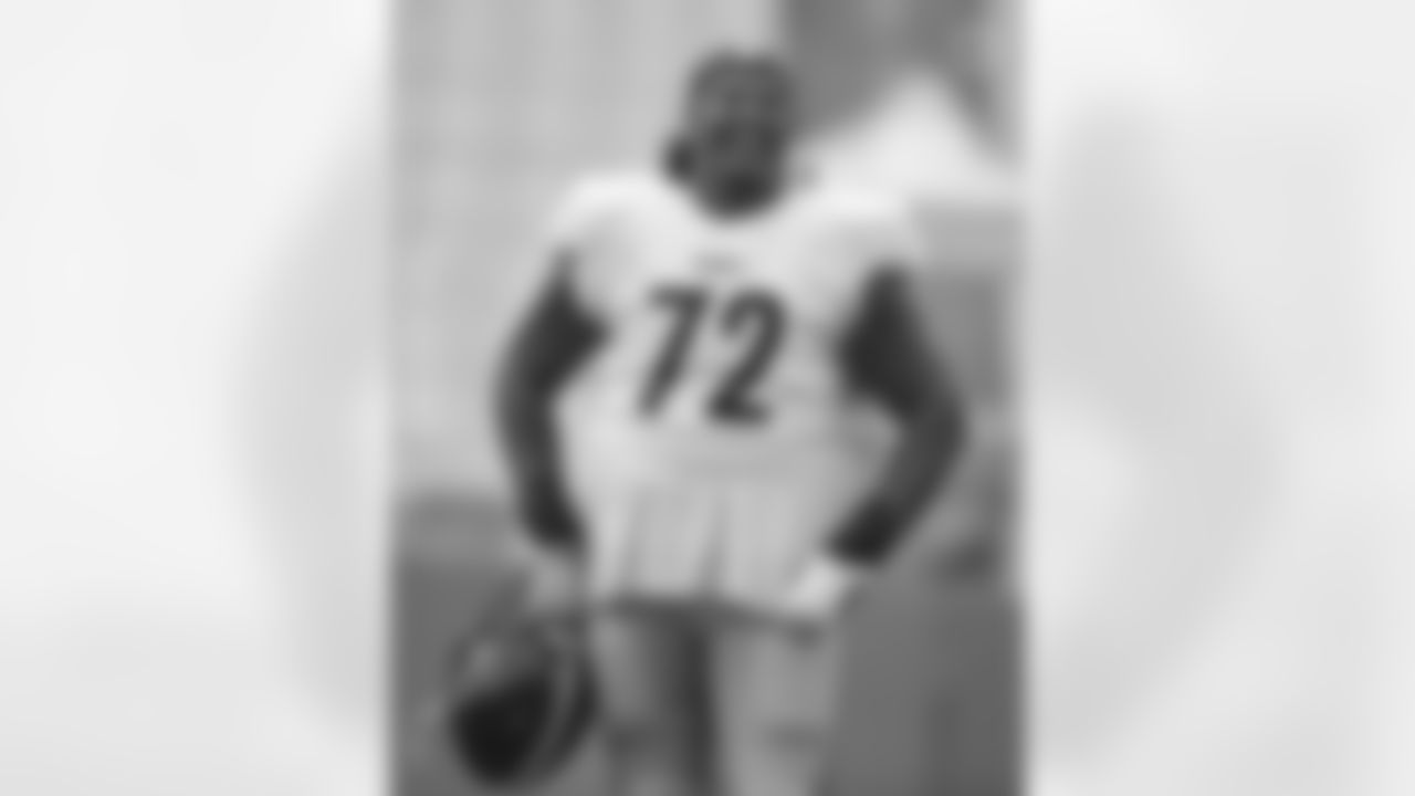Pittsburgh Steelers offensive tackle Zach Banner (72) trains at Heinz Field during the 2021 Steelers Camp, Tuesday, Aug. 17, 2021 in Pittsburgh, PA. (Karl Roser / Pittsburgh Steelers)