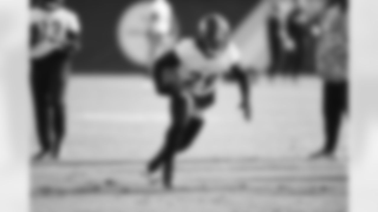 Pittsburgh Steelers running back Kalen Ballage (29) during practice at the UPMC Rooney Sports Complex preparing for a Week 16 matchup against the Kansas City Chiefs, Friday, Dec. 24, 2021 in Pittsburgh, PA. (Karl Roser / Pittsburgh Steelers)