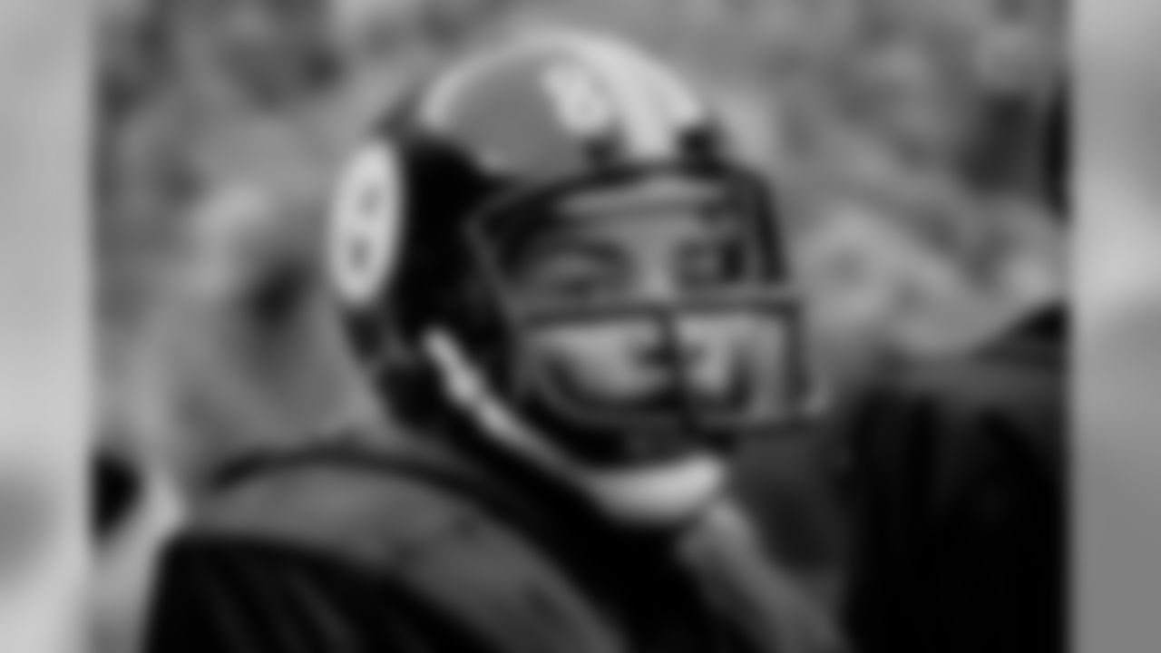 4. Theo Bell (1976, 1978-1980) - 1,259 yards