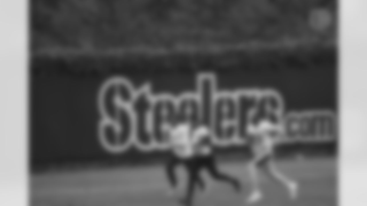 The Pittsburgh Steelers practice at the UPMC Rooney Sports Complex preparing for a Week 3 matchup against the Houston Texans, Thursday, Sept. 24, 2020 in Pittsburgh, PA. (Caitlyn Epes / Pittsburgh Steelers)