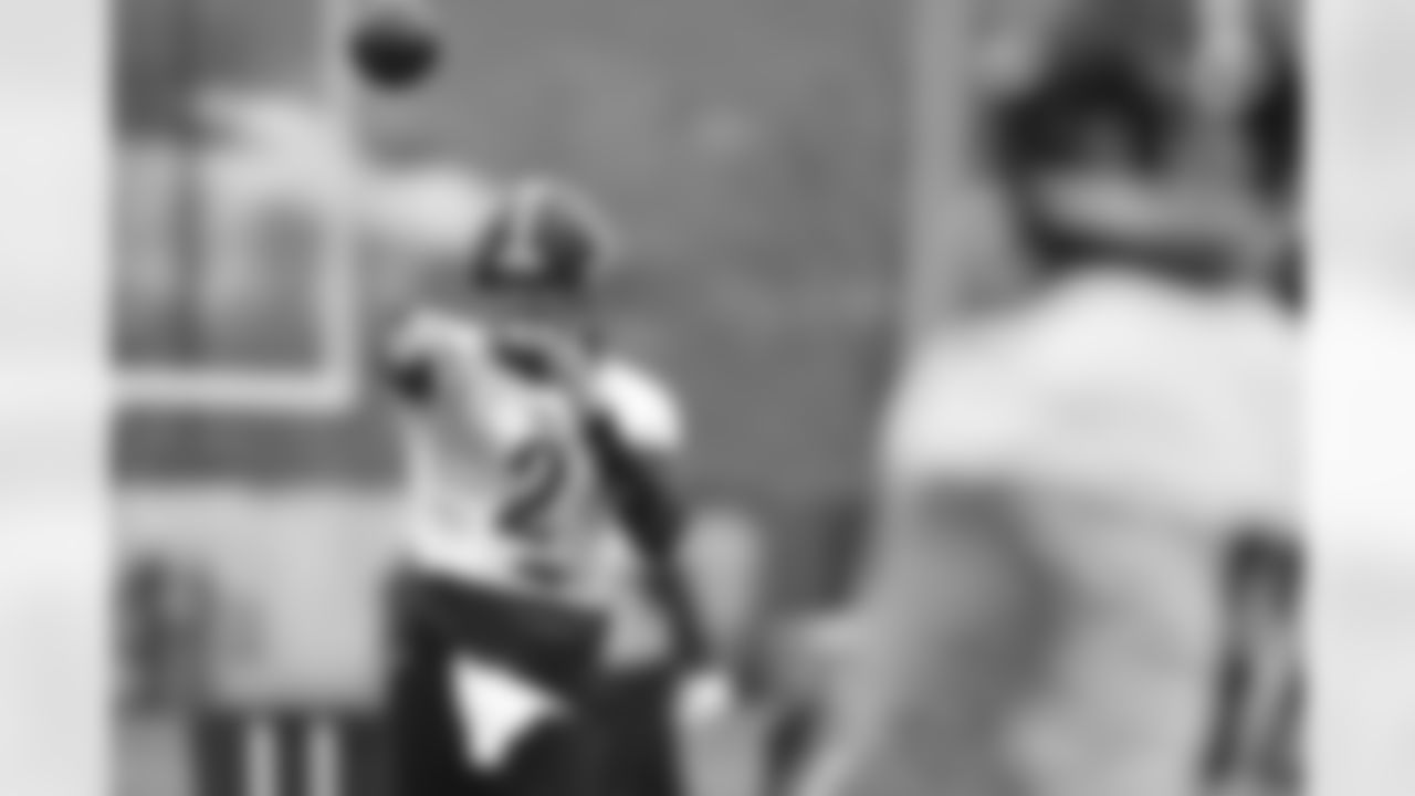 Pittsburgh Steelers quarterback Mason Rudolph (2) practices at the UPMC Rooney Sports Complex preparing for a Week 12 matchup against the Baltimore Ravens, Wednesday, Nov. 25, 2020 in Pittsburgh, PA. (Caitlyn Epes / Pittsburgh Steelers)