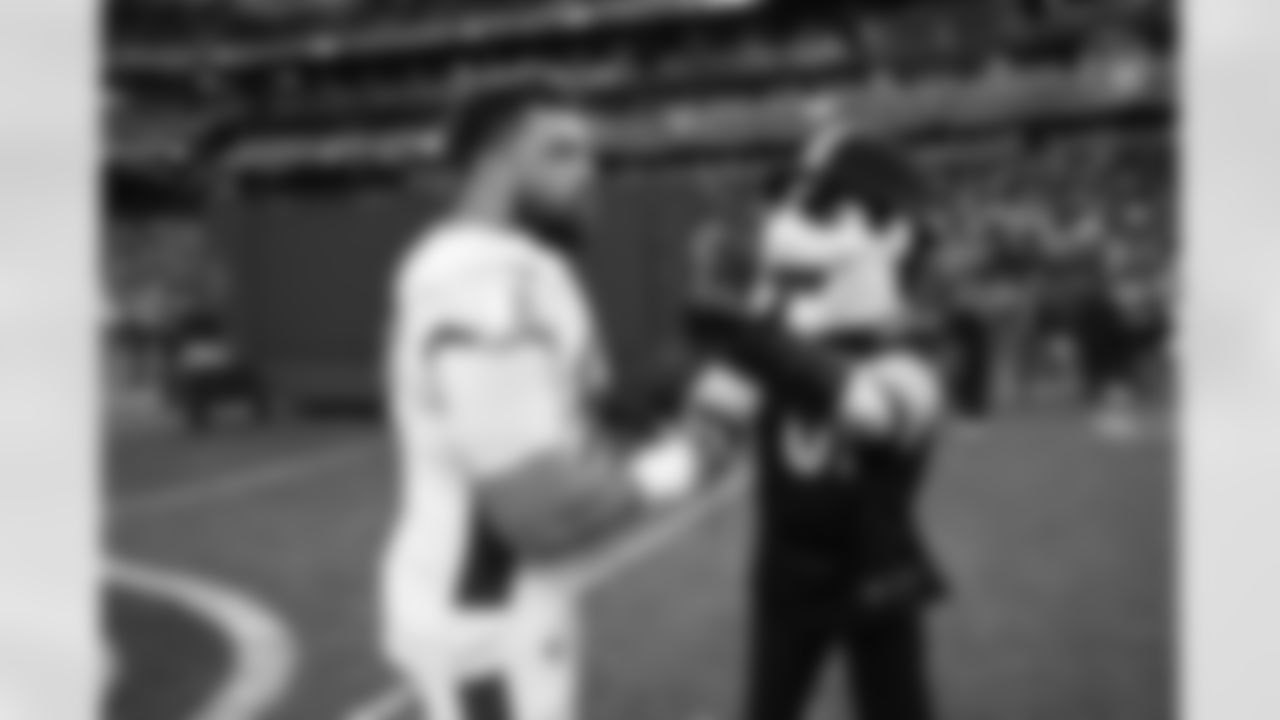 Pittsburgh Steelers defensive tackle Cameron Heyward (97) with Steely McBeam during the 2022 Pro Bowl at Allegiant Stadium, Sunday, Feb. 6, 2022 in Las Vegas, NV. (Karl Roser / Pittsburgh Steelers)