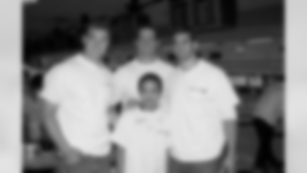 08_BigBrother_Sister_Bowl_38