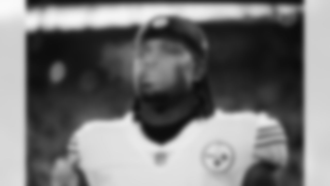 Pittsburgh Steelers running back Kalen Ballage (29) during a postseason Wild Card Round game between the Pittsburgh Steelers and the Kansas City Chiefs, Sunday, Jan. 16, 2022 in Kansas City, MO. (Ben Solomon / Pittsburgh Steelers)