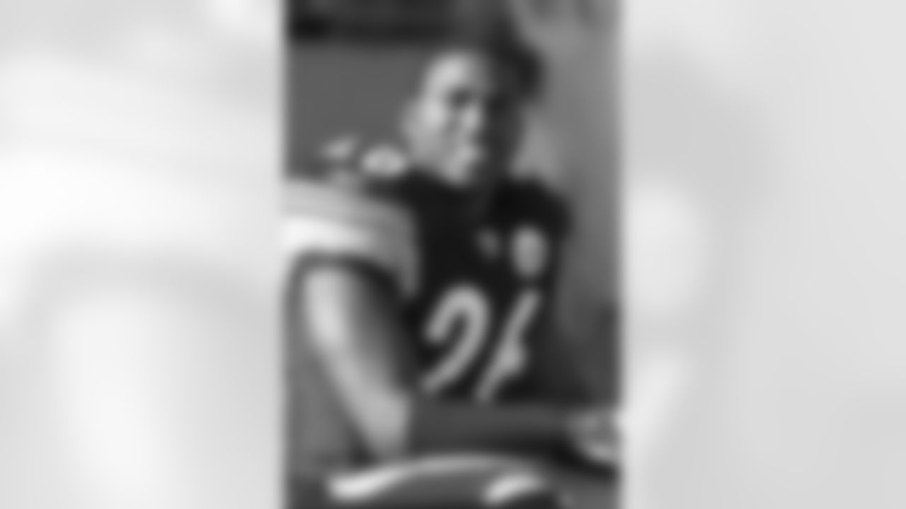 1998 Deshea Townsend: Never a Pro Bowl guy but always a contributor to a lot of winning, Townsend finished his Steelers career with 15.5 sacks and 21 interceptions. He started 80 games over 12 seasons. Two Super Bowl rings.