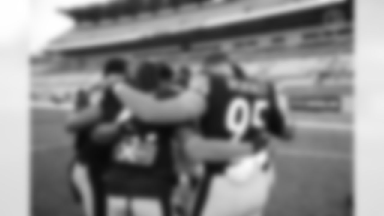 Pittsburgh Steelers huddle during a regular season game between the Pittsburgh Steelers and the Philadelphia Eagles, Sunday, Oct. 11, 2020 in Pittsburgh, PA. (Karl Roser / Pittsburgh Steelers)