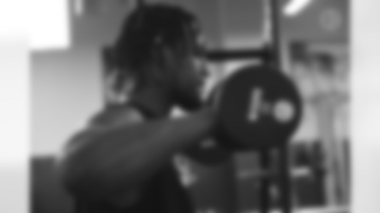 Pittsburgh Steelers cornerback Isaiah Johnson (33) participates in Phase One of the voluntary offseason workout program, Monday April 25, 2022 at the UPMC Rooney Sports Complex. (Caitlyn Epes / Pittsburgh Steelers)