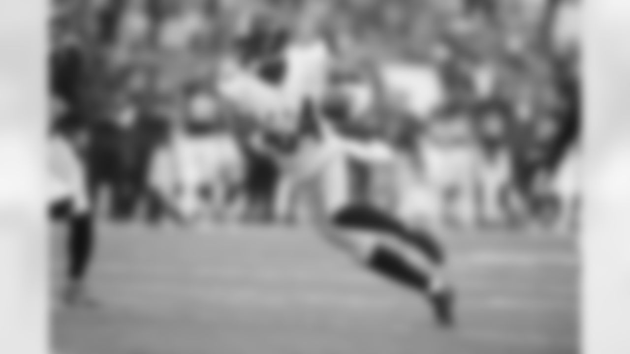 WR Antonio Brown ended the 2015 regular season with a team-high 136 receptions for a team-high 1,834 yards. Brown also hauled in 10 receiving touchdowns in 2015.