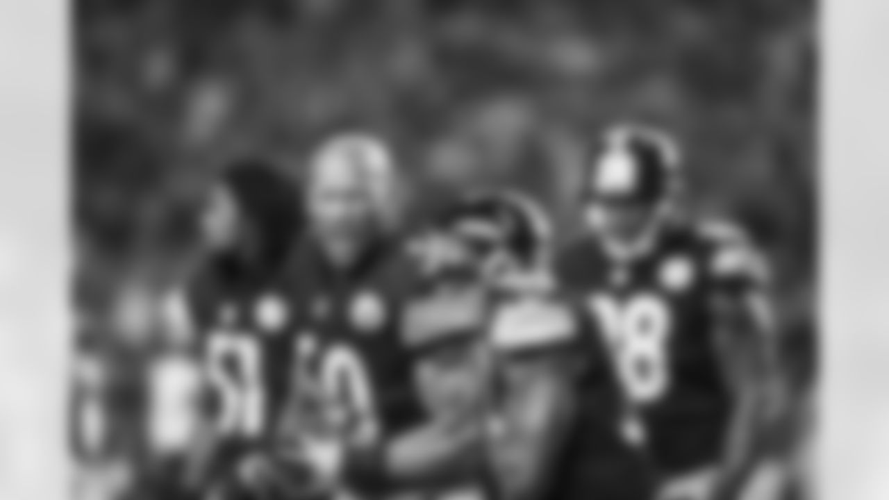 Ryan Shazier celebrates after making a tackle against the Ravens.