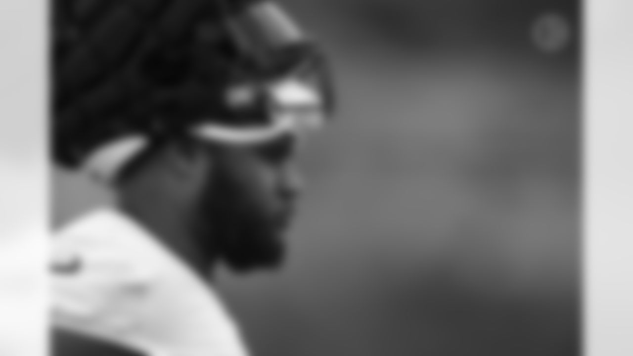 Pittsburgh Steelers offensive tackle Dan Moore Jr. (65) practices at the UPMC Rooney Sports Complex during the 2022 minicamp, Thursday June 9, 2022. (Karl Roser / Pittsburgh Steelers)