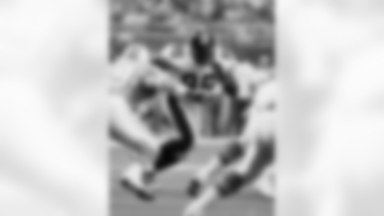1987 Greg Lloyd: In the course of franchise history, there have been players who personified the attitude that is Steelers football. Greg Lloyd was one of those players. During his career here as an outside linebacker, Lloyd played in 131 games and started 125, and in those he recorded 53.5 sacks and 25 takeaways, 10 interceptions and 15 fumble recoveries. He was voted to five Pro Bowls and was named first-team All-Pro three times.