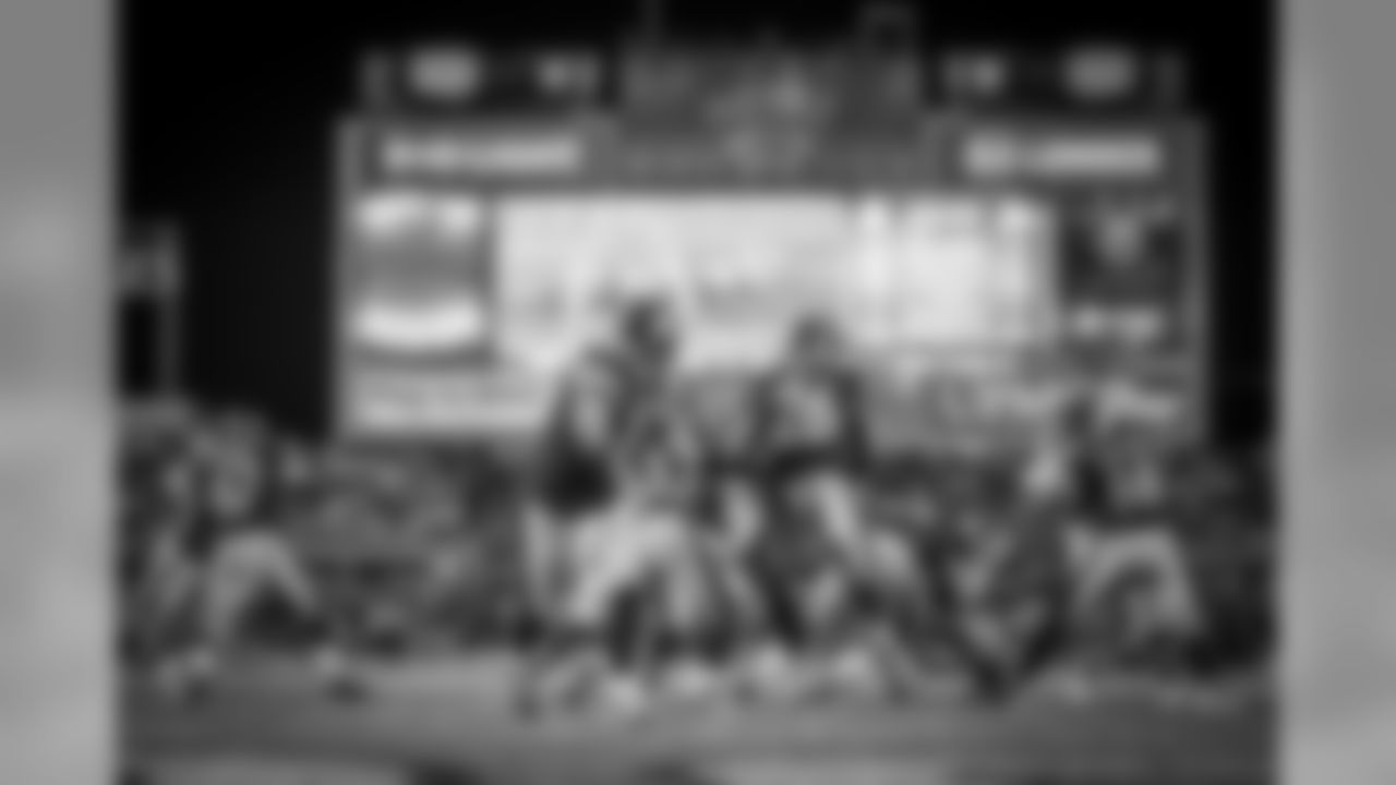 A 2016 Regular Season game between the Pittsburgh Steelers and the Kansas City Chiefs on Sunday October 2nd 2016. The Steelers defeated the Chiefs 43-14.