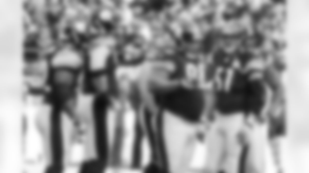 09_CLE_Def_Huddle