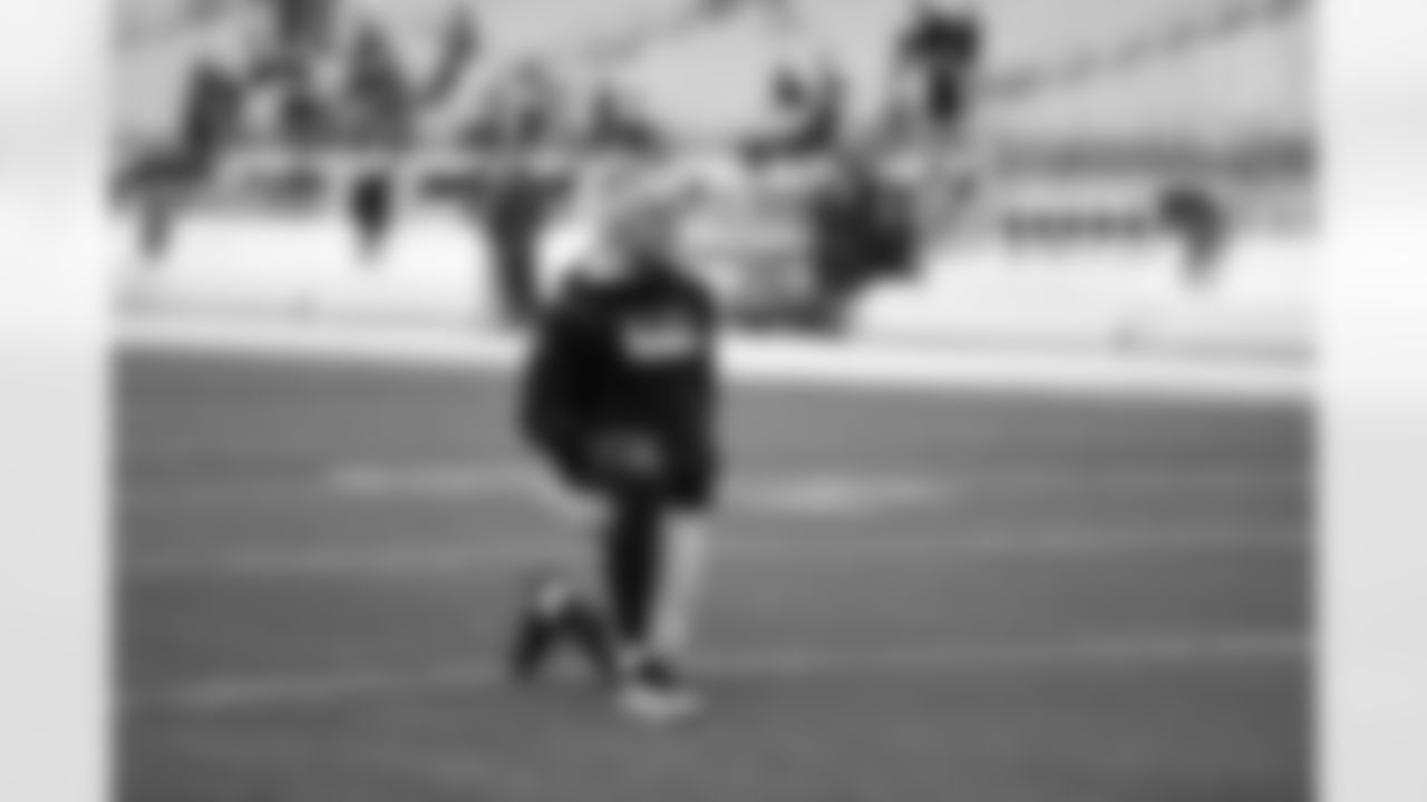 Pittsburgh Steelers linebacker T.J. Watt (90) during a regular season game between the Pittsburgh Steelers and the Tennessee Titans, Sunday, Dec. 19, 2021 in Pittsburgh, PA. (Caitlyn Epes / Pittsburgh Steelers)