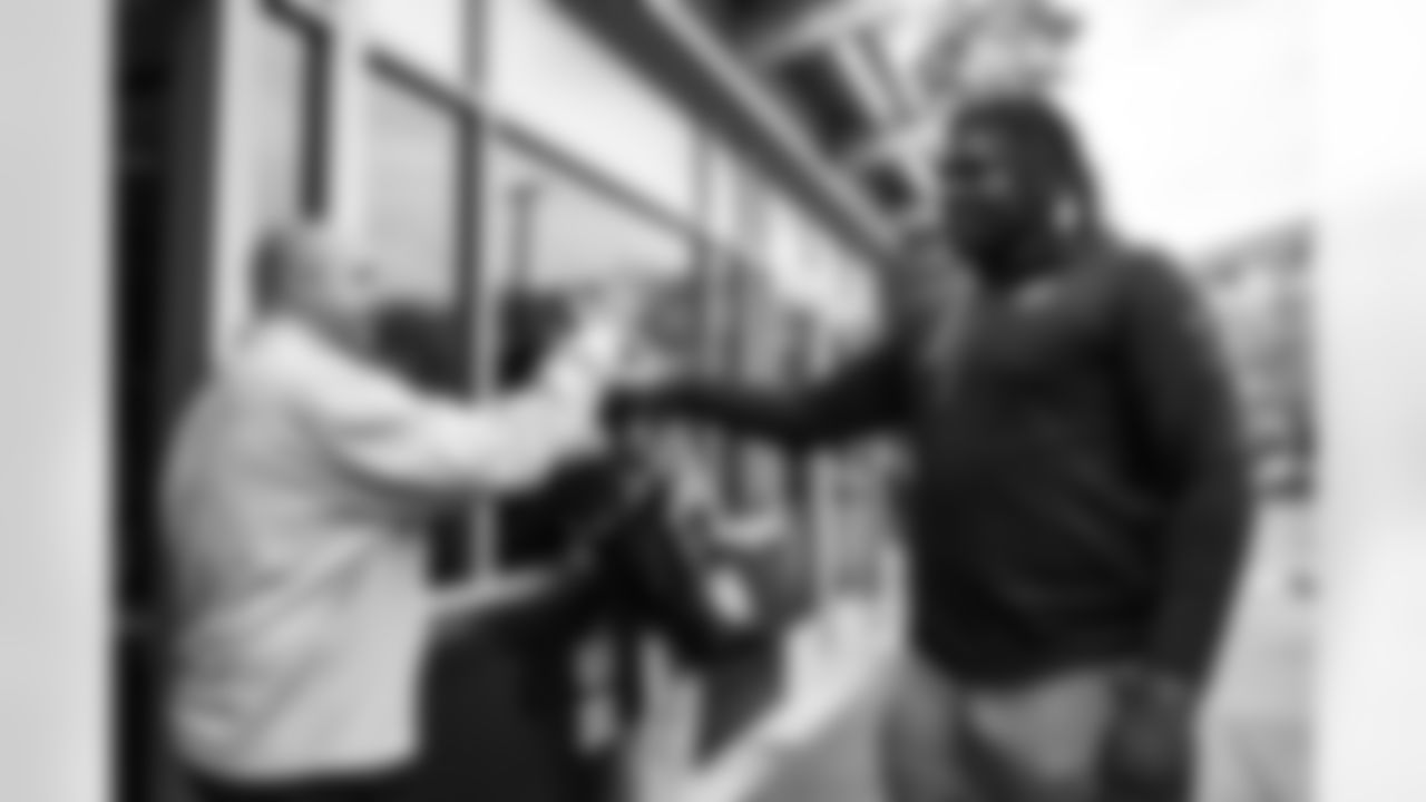 The Steelers first round pick offensive tackle Broderick Jones arrives in Pittsburgh after the NFL Draft, Friday, April 28, 2023 in Pittsburgh, PA. (Abigail Dean / Pittsburgh Steelers)