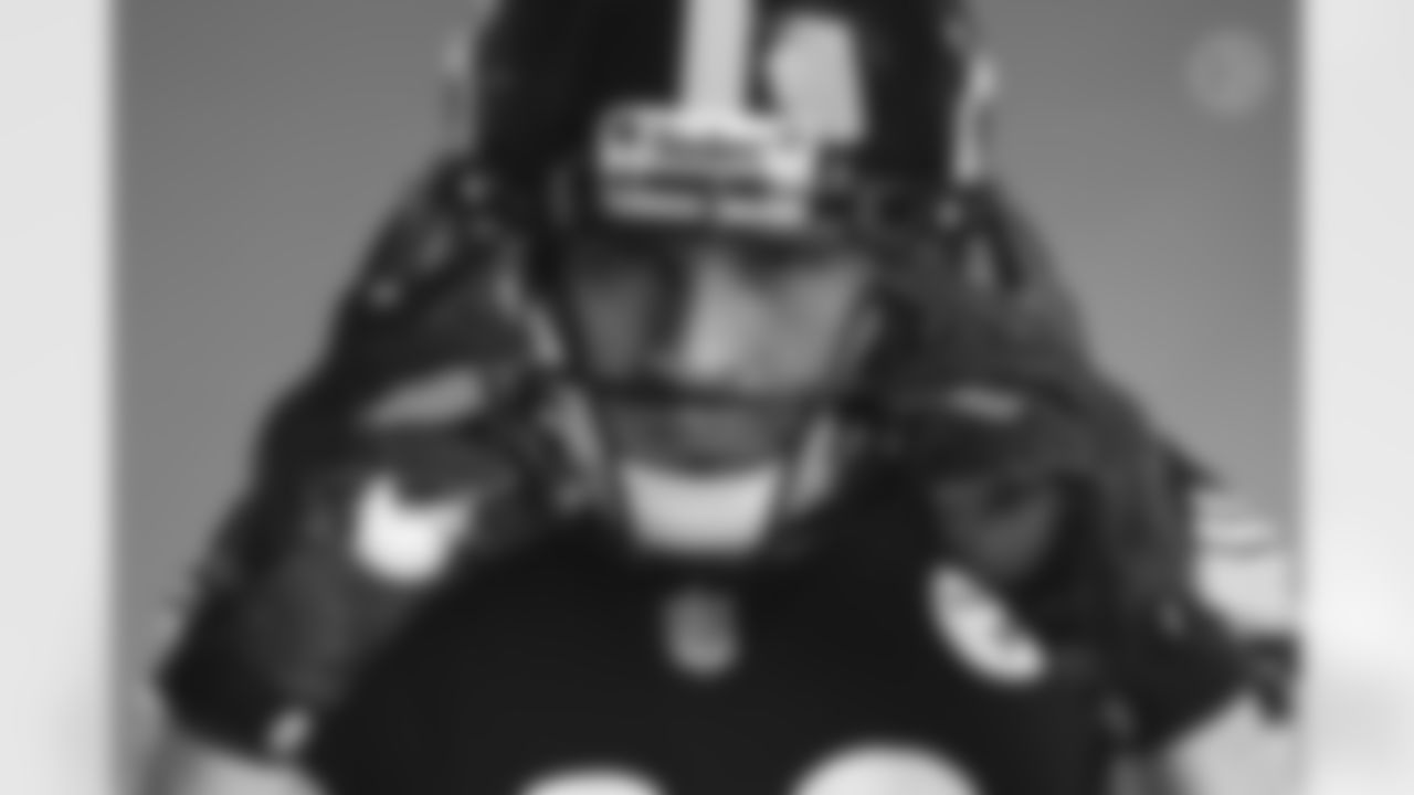 Pittsburgh Steelers linebacker T.J. Watt (90) poses for a photo during the Steelers 2021 media day, Saturday, July 24, 2021 in Pittsburgh, PA. (Karl Roser / Pittsburgh Steelers)