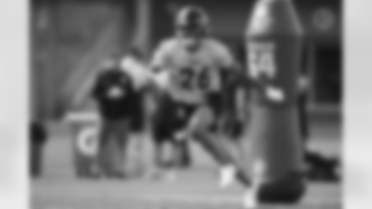 DB Chris Steele - No. 26