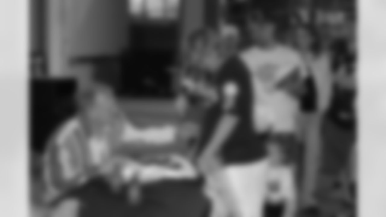 08_DraftDay_HeinzField_dh_560