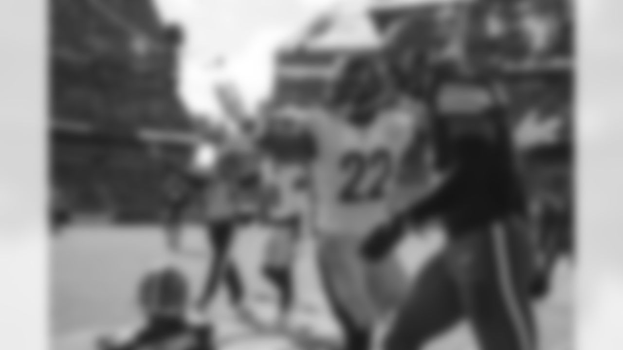 Pittsburgh Steelers running back Najee Harris (22) during a regular season game between the Pittsburgh Steelers and the Cleveland Browns, Sunday, Oct. 31, 2021 in Cleveland, OH. The Steelers beat the Browns 15-10. (Caitlyn Epes / Pittsburgh Steelers)