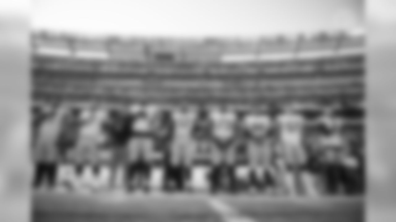 A 2019 regular season game between the Pittsburgh Steelers and the New York Jets on Sunday, December 22, 2019. The Jets defeated the Steelers 16-10.