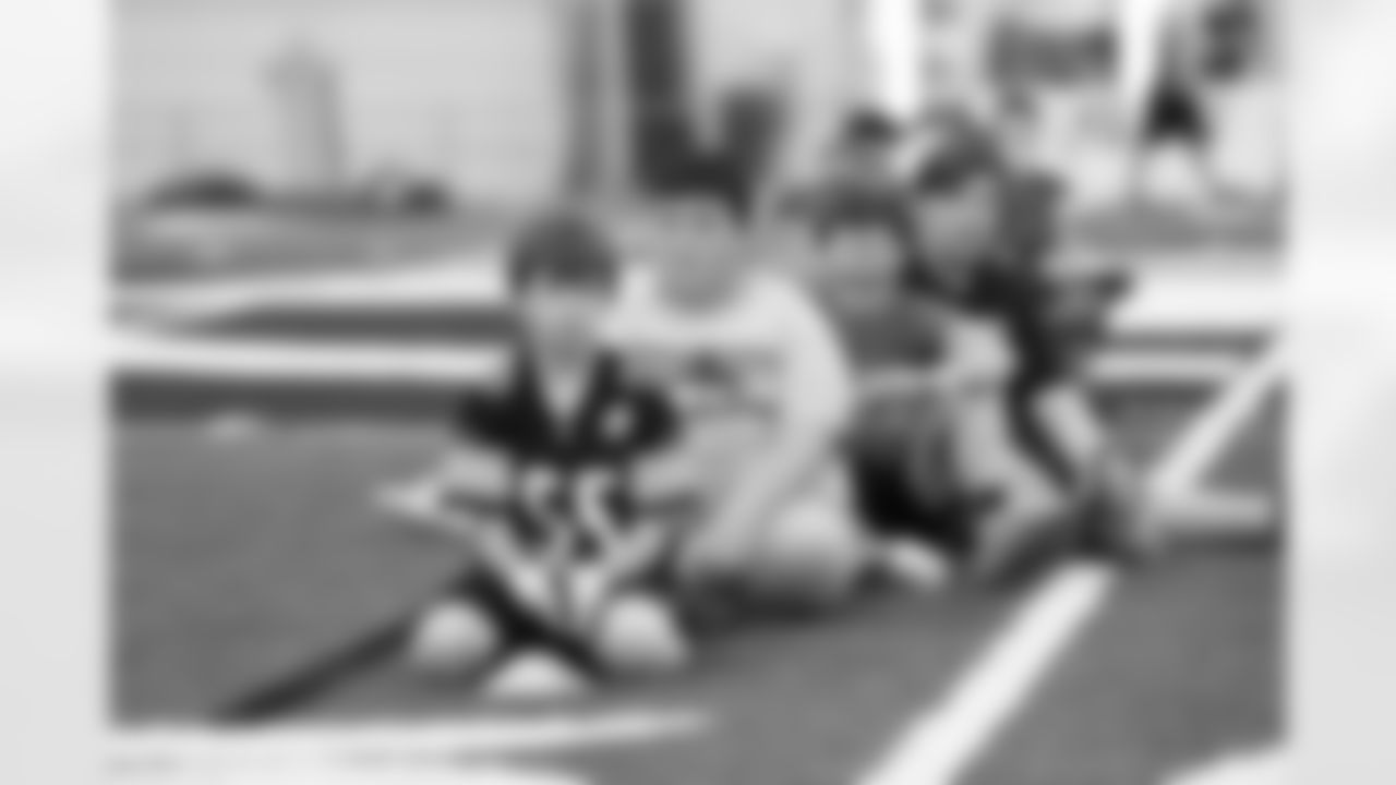 The Steelers host a 2023 Youth Football Camp at Highlands Sports Complex Friday, June 16, 2023 in Triadelphia, WV. (Karl Roser / Pittsburgh Steelers)