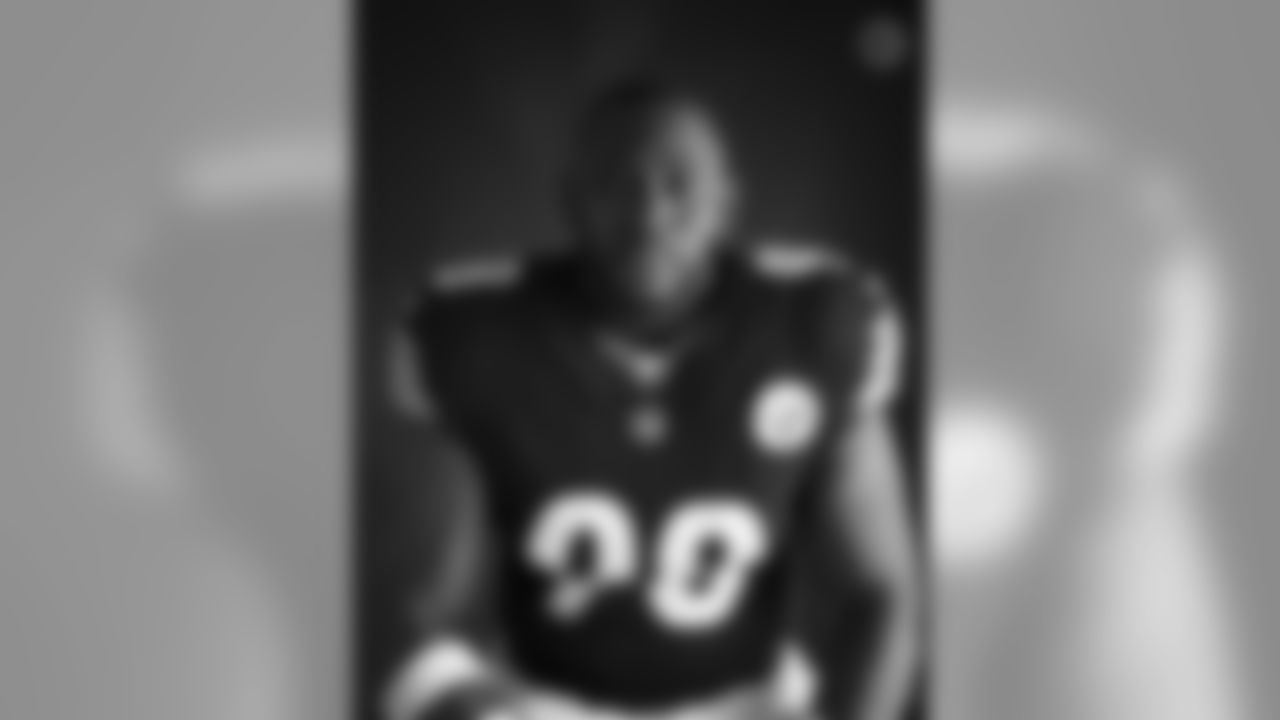 Pittsburgh Steelers linebacker Vince Williams (98) poses for a photo during the Steelers 2020 media day, Thursday, Aug. 6, 2020 in Pittsburgh, PA. (Karl Roser / Pittsburgh Steelers)