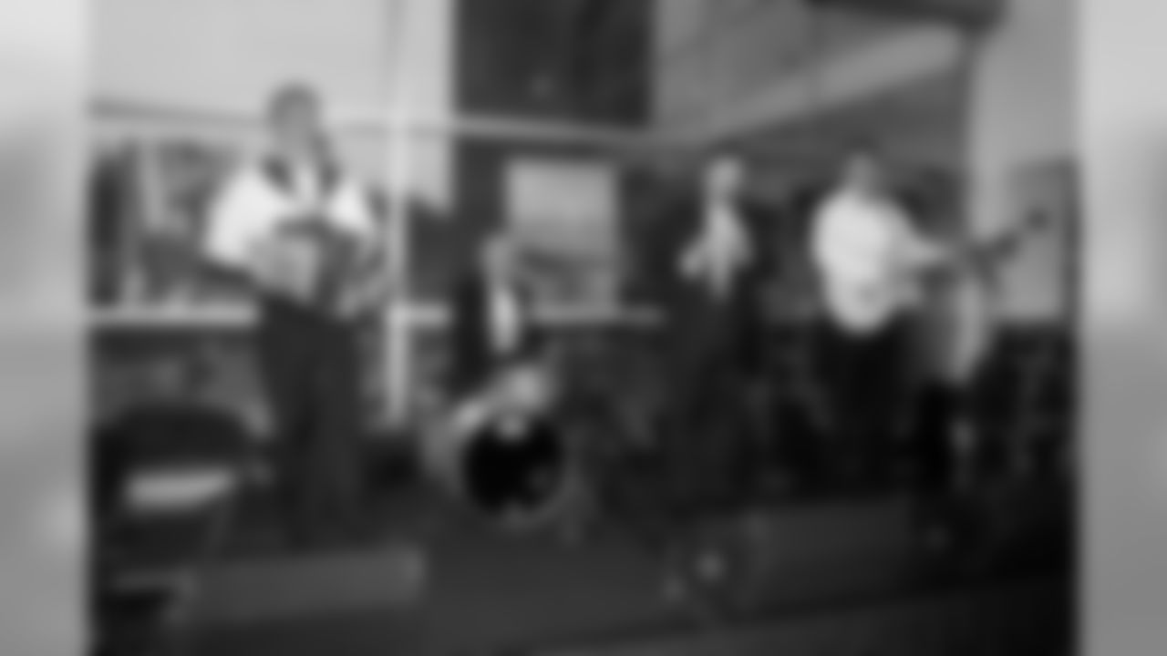 08_AIF_560