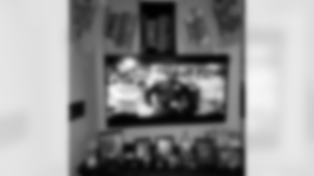 SNUTraditions_Homegating_Sep142020523PM_Briones_AnnaMaria_97494590_inbound8516651163508498520.jpg_97494590_inbound8516651163508498520