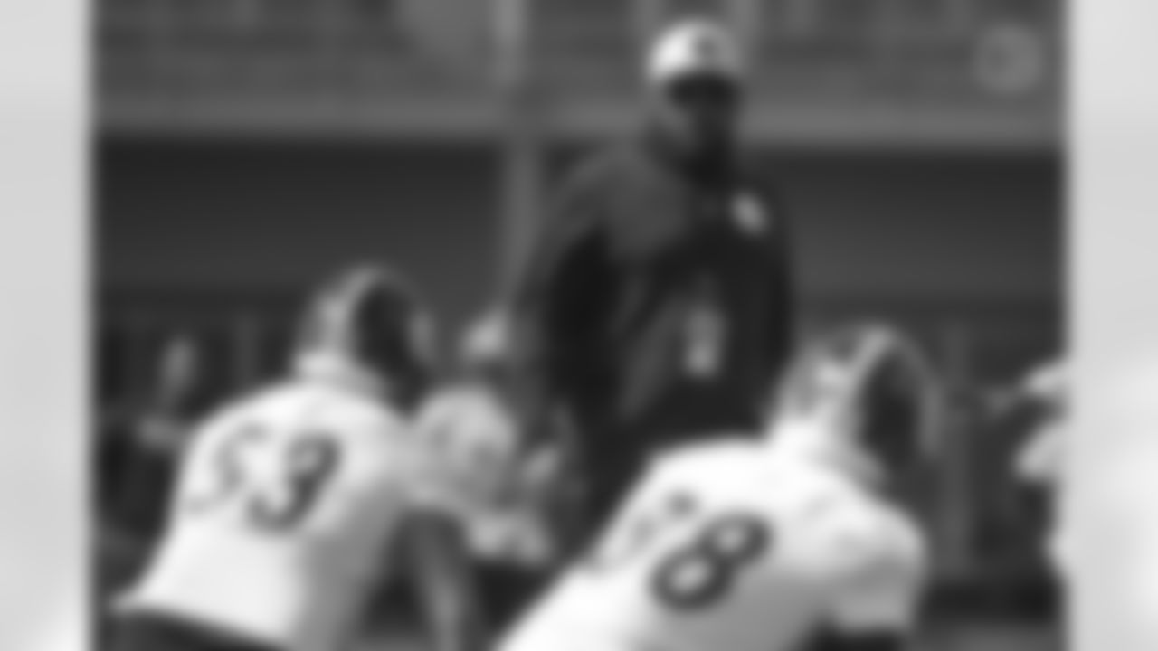 Pittsburgh Steelers Head Coach Mike Tomlin practices at the UPMC Rooney Sports Complex during rookie minicamp, Friday, May 14, 2021 in Pittsburgh, PA. (Caitlyn Epes / Pittsburgh Steelers)