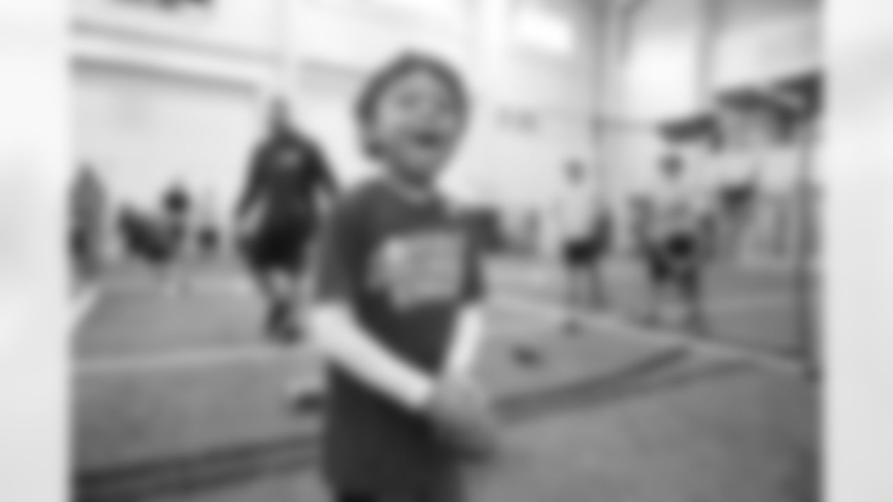 The Steelers host a 2023 Youth Football Camp at Highlands Sports Complex Friday, June 16, 2023 in Triadelphia, WV. (Karl Roser / Pittsburgh Steelers)
