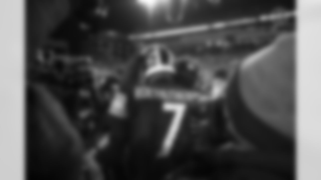 Pittsburgh Steelers quarterback Ben Roethlisberger (7) and Pittsburgh Steelers Head Coach Mike Tomlin during a regular season game between the Pittsburgh Steelers and the Cleveland Browns, Monday, Jan. 3, 2022 in Pittsburgh, PA. The Steelers beat the Browns 26-14. (Caitlyn Epes / Pittsburgh Steelers)