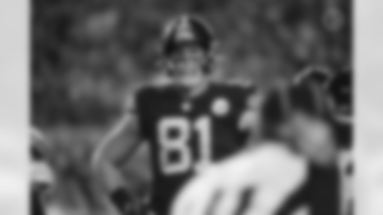 Pittsburgh Steelers tight end Zach Gentry (81) during a regular season game between the Pittsburgh Steelers and the Chicago Bears, Monday, Nov. 8, 2021 in Pittsburgh, PA. The Steelers beat the Bears 29-27. (Caitlyn Epes / Pittsburgh Steelers)