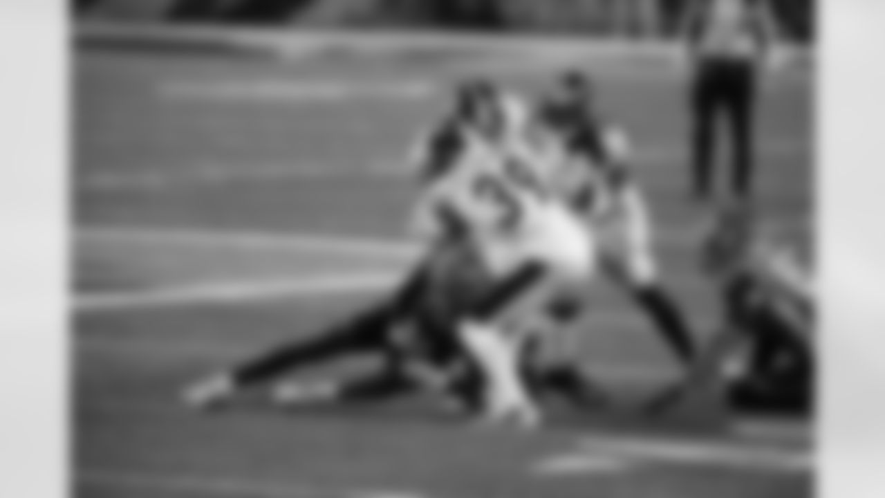 Pittsburgh Steelers safety Minkah Fitzpatrick (39) and Pittsburgh Steelers defensive end Stephon Tuitt (91) during a regular season game between the Pittsburgh Steelers and the Cincinnati Bengals, Monday, Dec. 21, 2020 in Cincinnati, OH. (Jay LaPrete / Pittsburgh Steelers)