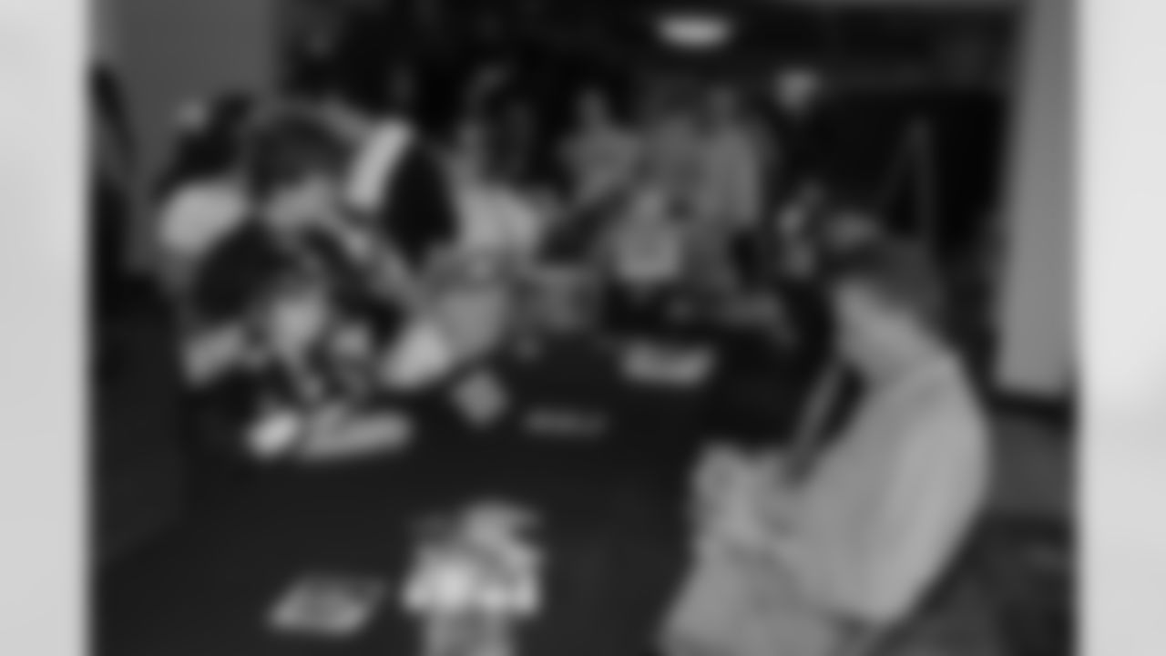 08_DraftDay_HeinzField_dh_352