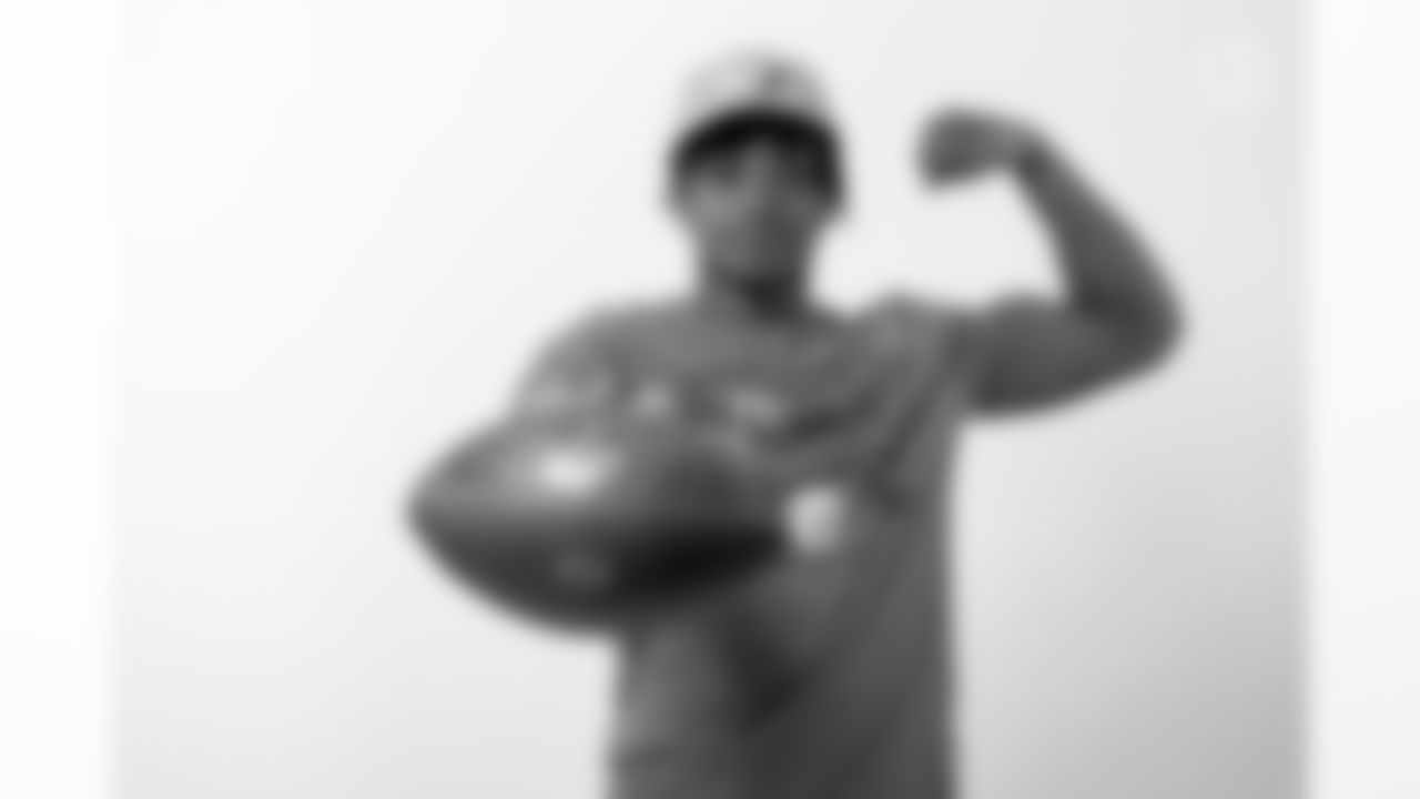 Pittsburgh Steelers wide receiver Calvin Austin III (19) poses for a photo following the NFL Draft, Monday, May 23, 2022 in Pittsburgh, PA. (Karl Roser / Pittsburgh Steelers)