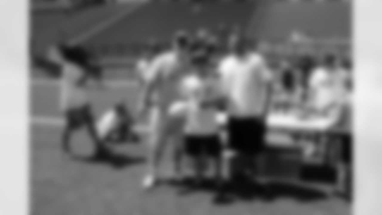 2010_steelers_youth_camp_calu