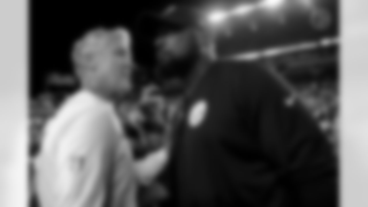 Pittsburgh Steelers Head Coach Mike Tomlin and Pete Carroll during a preseason game between the Pittsburgh Steelers and the Seattle Seahawks, Saturday, Aug. 13, 2022 in Pittsburgh, PA. (Arron Anastasia / Pittsburgh Steelers)