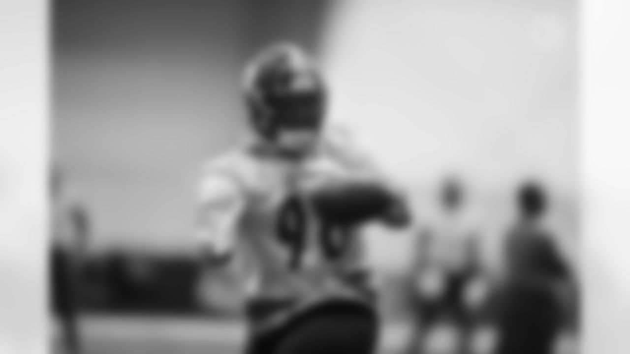 Pittsburgh Steelers defensive lineman Taco Charlton (98) during practice at the UPMC Rooney Sports Complex preparing for a Week 17 matchup against the Cleveland Browns, Saturday, Jan. 1, 2022 in Pittsburgh, PA. (Karl Roser / Pittsburgh Steelers)