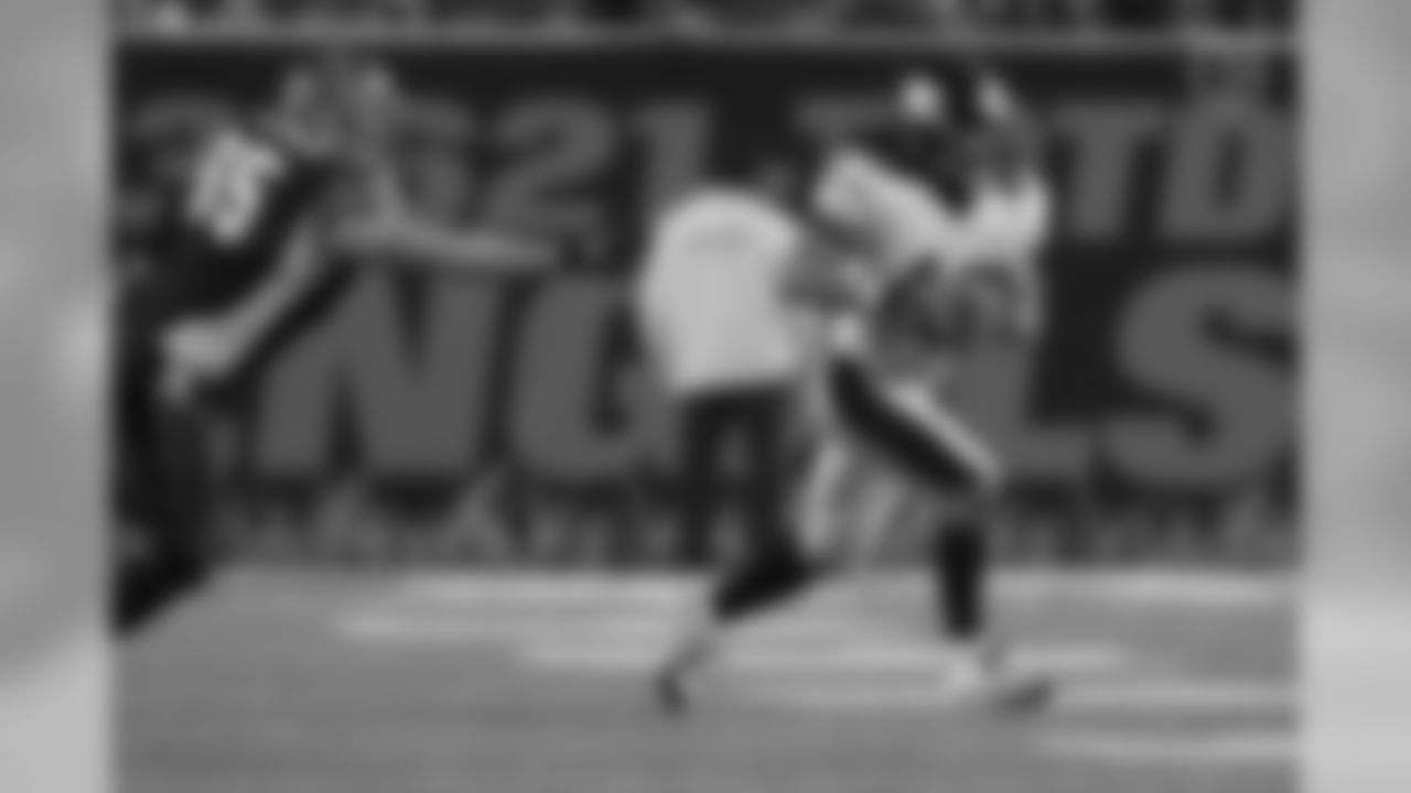Action photo of safety Troy Polamalu #43 during his time with the Pittsburgh Steelers.