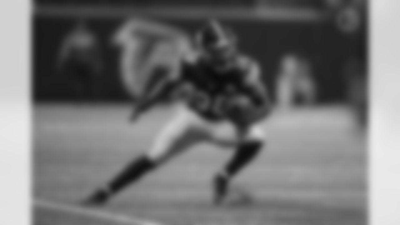 RB Greg Bell