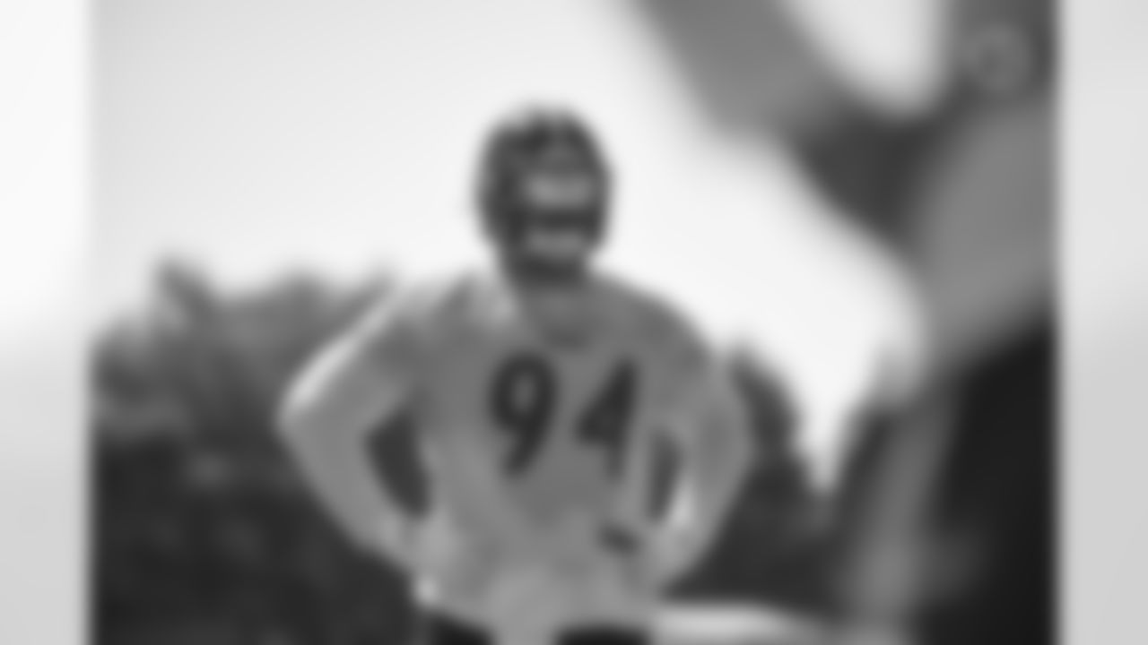 Pittsburgh Steelers nose tackle Tyson Alualu (94) participates in the Organized Team Activities (OTAs), Thursday May 27, 2021 at the UPMC Rooney Sports Complex. (Caitlyn Epes / Pittsburgh Steelers)
