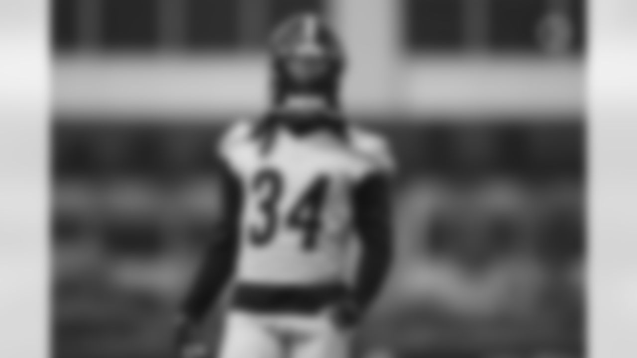 Pittsburgh Steelers safety Terrell Edmunds (34) participates in the Organized Team Activities (OTAs), Tuesday June 1, 2021 at the UPMC Rooney Sports Complex. (Karl Roser / Pittsburgh Steelers)