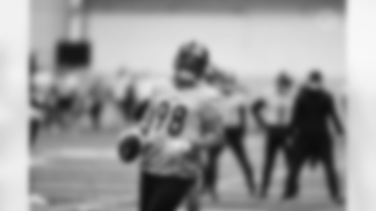 Pittsburgh Steelers defensive lineman Taco Charlton (98) during practice at the UPMC Rooney Sports Complex preparing for a Week 17 matchup against the Cleveland Browns, Saturday, Jan. 1, 2022 in Pittsburgh, PA. (Karl Roser / Pittsburgh Steelers)