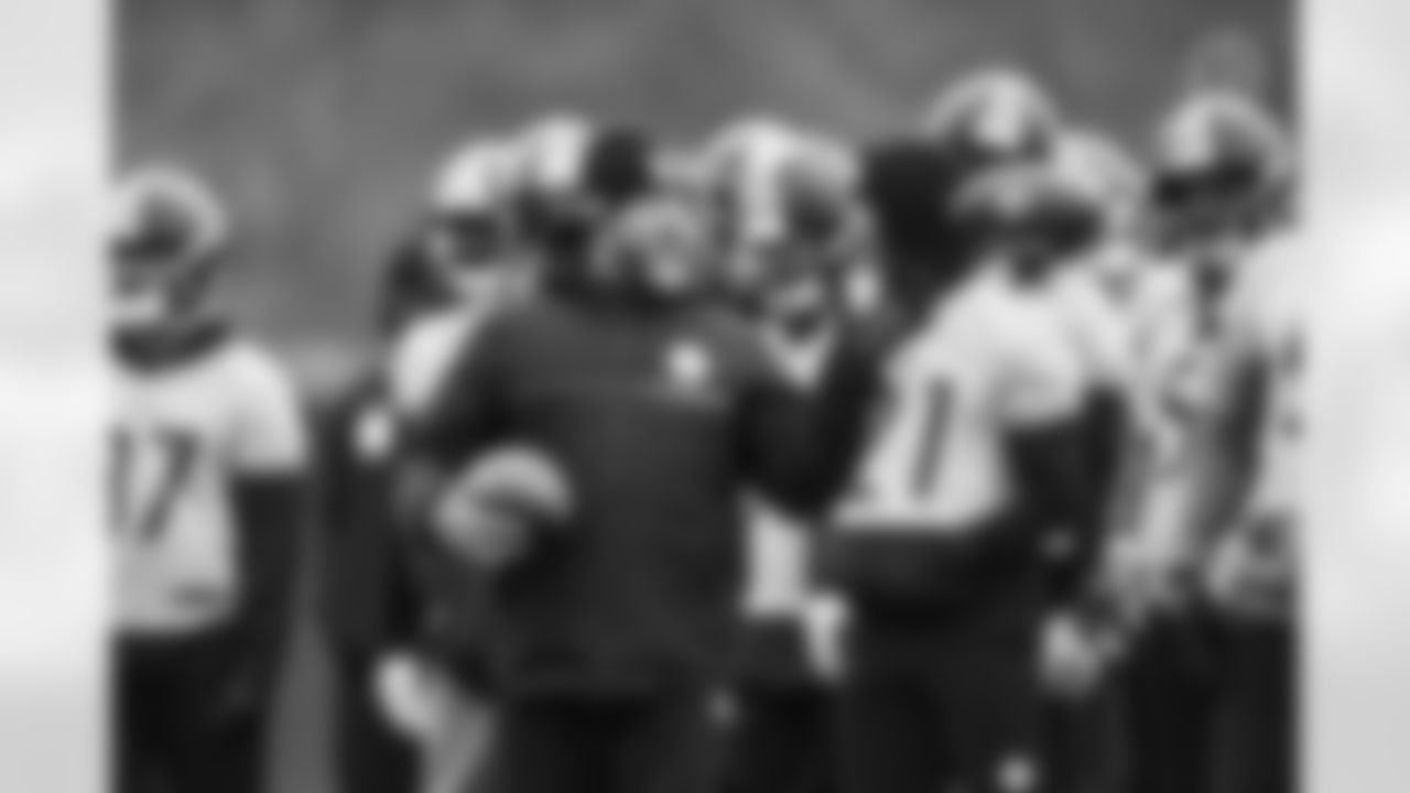 Pittsburgh Steelers running back coach Eddie Faulkner during practice at the UPMC Rooney Sports Complex preparing for a Week 18 matchup against the Cleveland Browns Friday, Jan. 6, 2023 in Pittsburgh, PA. (Abigail Dean / Pittsburgh Steelers)